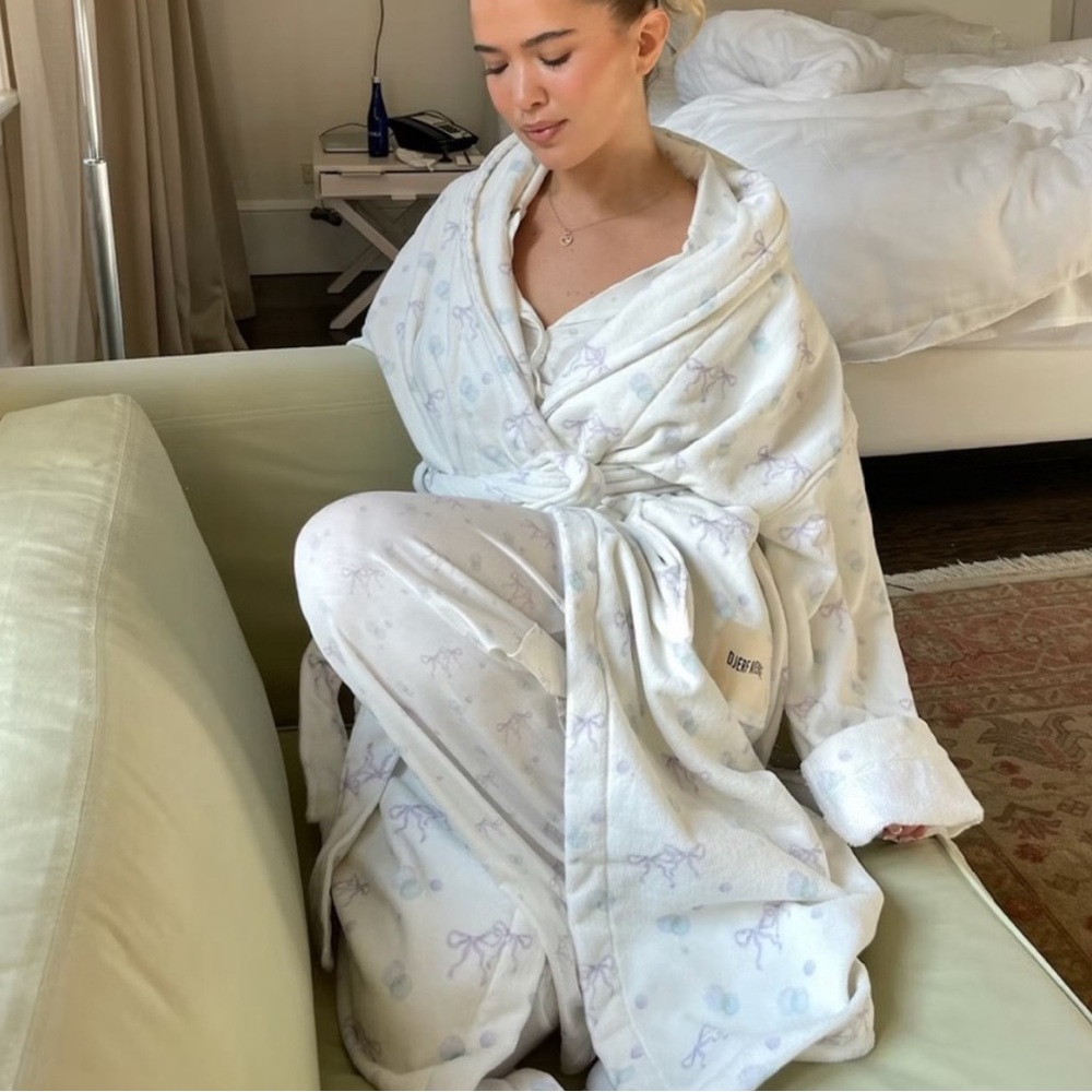 Djerf Avenue bubble bow print robe